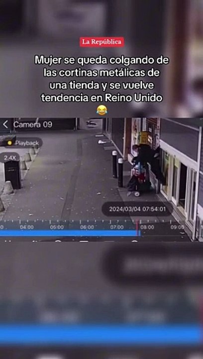 mujer cuelga