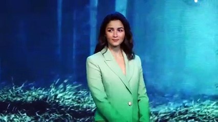 Alia Bhatt switches her boss lady mode on in a sizzling black pantsuit