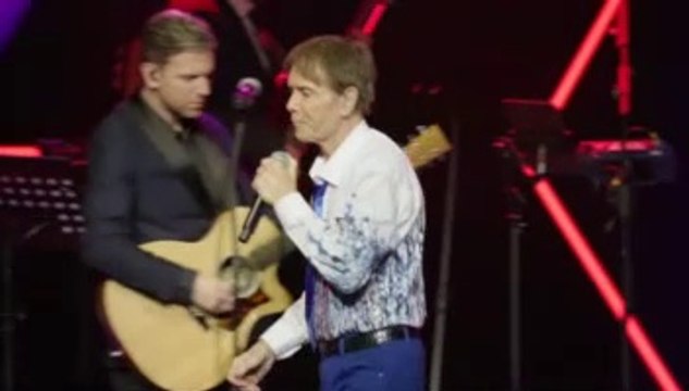 Cliff Richard - The Minute You're Gone (lyrics)