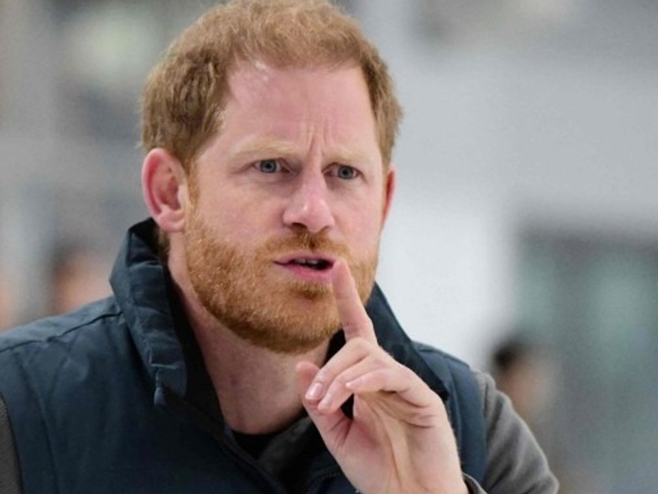 Ex-Stripperin droht Prinz Harry mit Nacktbildern