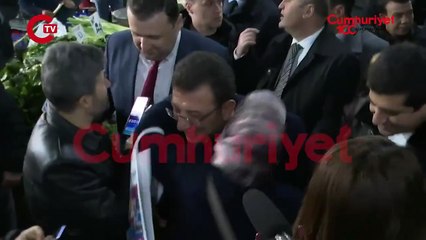AKP poşetli vatandaş İmamoğlu'nun boynuna sarıldı