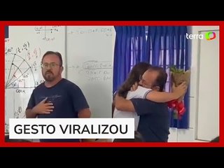 Pai viraliza ao dar buquê de flores para filha traída pelo namorado na Paraíba
