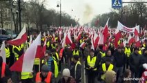 Migliaia di agricoltori polacchi in piazza contro le misure Ue
