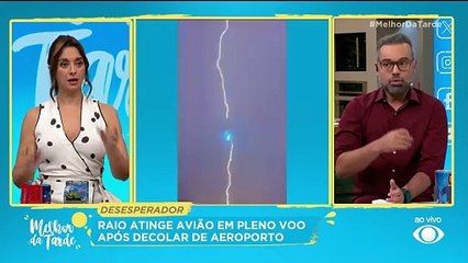 Raio atinge avião durante decolagem |Melhor da Tarde