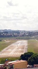 Avião de pequeno porte da FAB cai e mata dois agentes no aeroporto em Belo Horizonte
