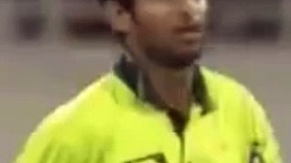 Shoaib Malik got wicket caught and bowled Justin Kemp
