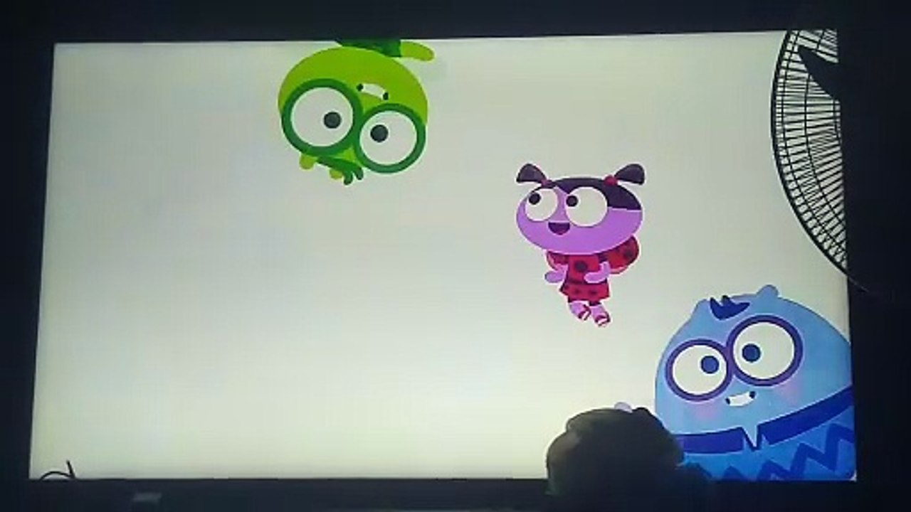 Lu and the Bally Bunch Intro (Latin American Spanish)