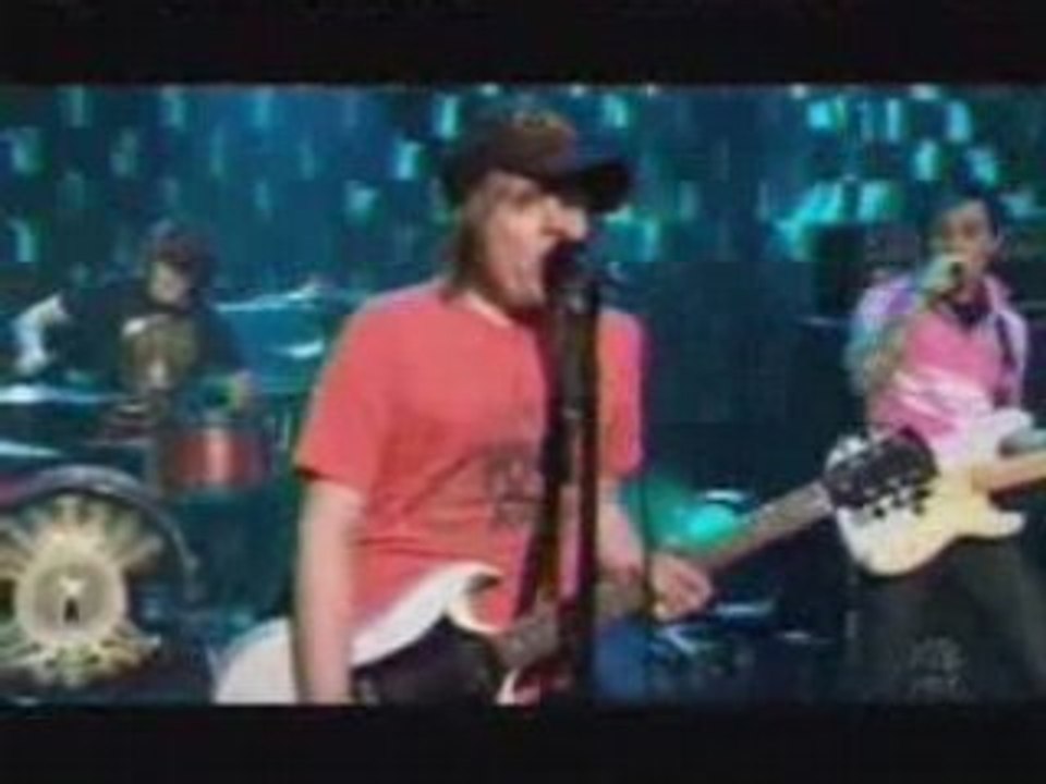 Fall out boy - sugar, were going down swingin - live on lett