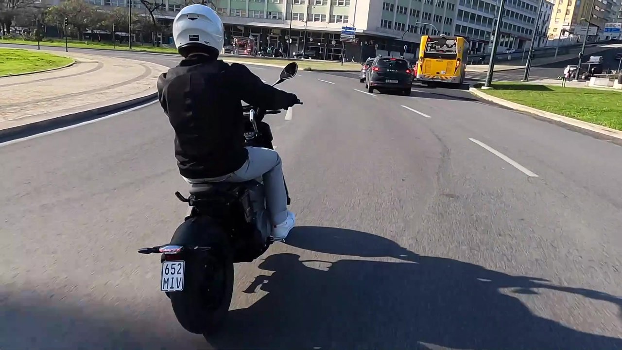 Die Highlights des neuen BMW CE 02