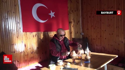 Bayburt'ta vatandaşların karda mangal keyfi