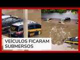 Viaturas da PM e PRF ficam debaixo d'água após chuvas no Rio de Janeiro