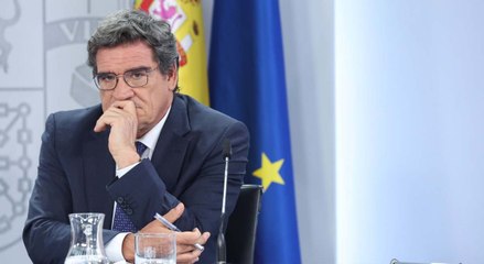 Más de 70.000 asesores se plantan ante Escrivá por la "chapuza" de la administración electrónica