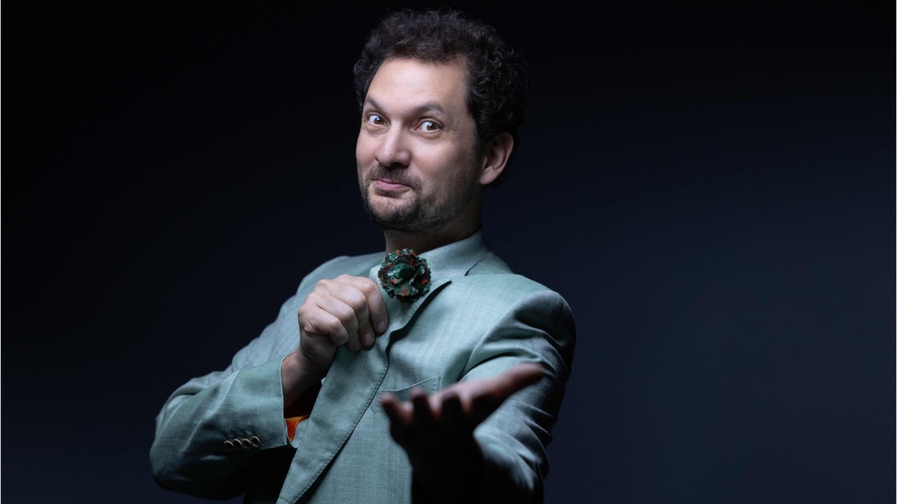 GALA VIDEO - Éric Antoine fait renaître Le juste prix : ce que Philippe Risoli et Vincent Lagaf’ lui ont dit