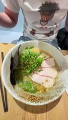 Dégustation de Ramen Poulet ! ( EXCLU DAILYMOTION )