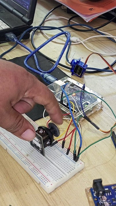 Controlling a Servo Motor using Arduino via joy stick