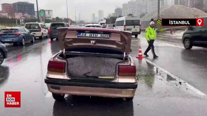 İstanbul Kadıköy D-100’de otomobil alev alev yandı