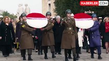 Milli Savunma Bakanı Yaşar Güler'in Eşi Demet Güler, 8 Mart Dünya Emekçi Kadınlar Günü Dolayısıyla Anıtkabir'i Ziyaret Etti