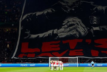 موقعة مرتقبة بين آياكس وأستون فيلا