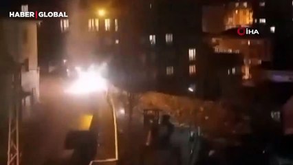 Eyüp'te korku dolu anlar: Elektrik direği havai fişek gibi patladı