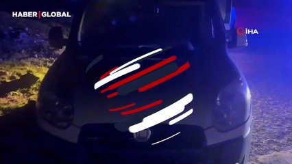 Ezine'de 15 kaçak göçmen yakalandı, 2 organizatör tutuklandı