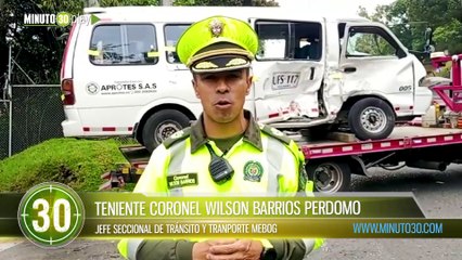 Volcamiento de ruta escolar en Bogotá dejó 16 lesionados