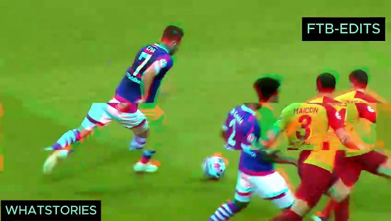 #messi #cr7 #football مراوغات كرة القدم المجنونة: حيل مذهلة يجب عليك مشاهدتها