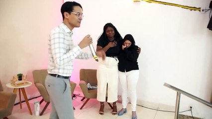 Mãe de Jessé Aguiar recebe profecia no altar