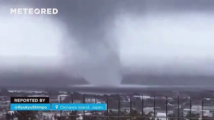Impressive sea gusher in Okinawa, Japan