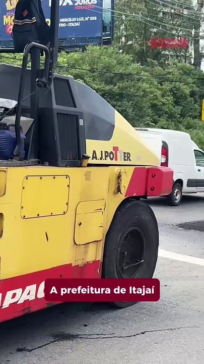 Obras na Osvaldo Reis deixam o trânsito travado pra Balneário Camboriú