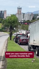 Está um caos transitar pela avenida Osvaldo Reis