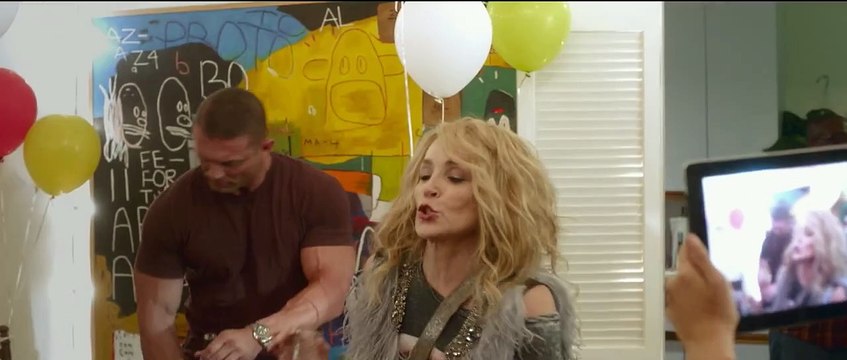 Happy Birthday Bande-annonce (RU)