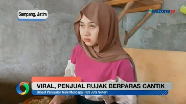 Viral, Penjual Rujak Petis Berparas Cantik di Sampang