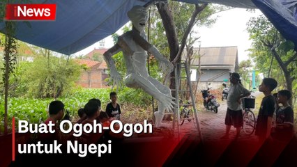 Gotong Royong Warga di Lamongan Buat Ogoh-Ogoh untuk Perayaan Nyepi