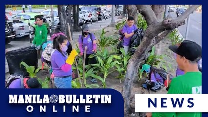 Female volunteers of Manila City Hall join clean-up drive in Women's Day