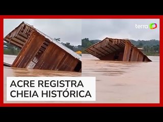 Casa inteira é arrastada por correnteza após fortes chuvas no Acre