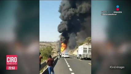 Pipas cargadas de combustible explotaron tras chocar en Oaxaca; hay tres muertos