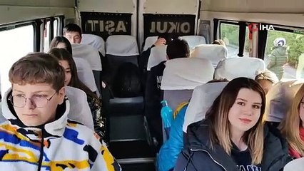 Kadın servis şoförü ustalara taş çıkarıyor