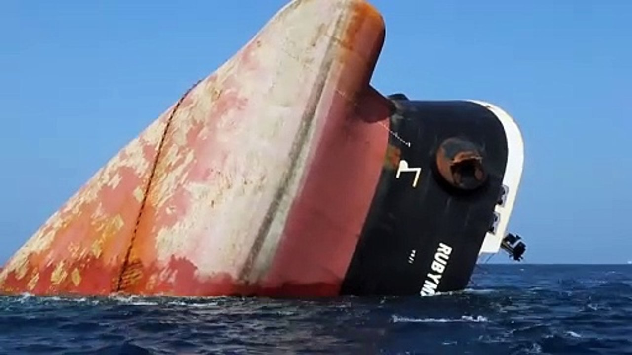 USA: Gesunkener Frachter vor Jemen kappte Unterseekabel