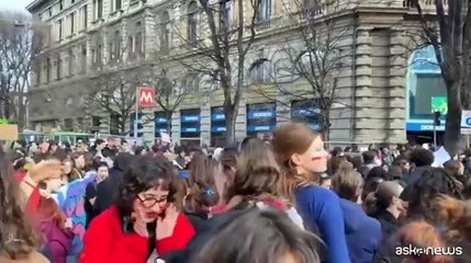 8 marzo, a Milano studenti in piazza per i diritti delle donne