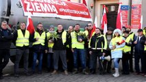 Protest rolników w Koszalinie przed delegaturą Urzędu Wojewódzkiego