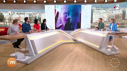 Raphaël était l'invité de Télématin, sur France 2, pour parler de son dixième album intitulé Une autre vie. Il s'est confié sur son couple avec Mélanie Thierry, lié à son dernier album.