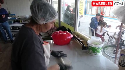 Osmaniye'de kadın esnaflar konteyner kentte hayata tutunmaya devam ediyor