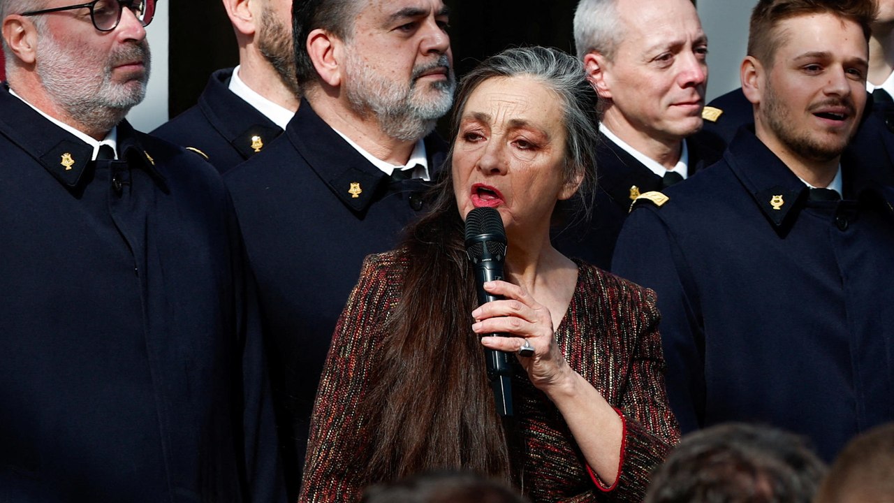 « Une loi pure dans la Constitution » : Catherine Ringer revisite la Marseillaise  pour la cérémonie scellement de l'IVG