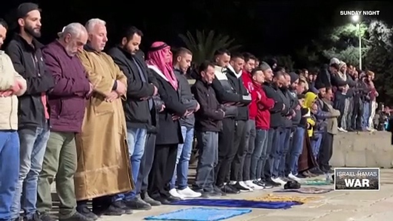 'Fears are growing that the Al-Aqsa mosque compound will once again become the site of violent clashes'