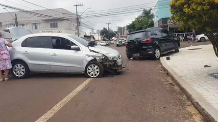 Forte colisão entre veículos ocorre no Bairro Parque São Paulo