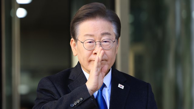 李 나와 아내는 재판, 영부인은 특검 막혀 ...'공직선거법 재판' 재개 / YTN