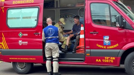 Jovem de 20 anos fica ferido em acidente na Rua Afonso Pena