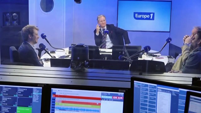 Une affiche des JO qui fait polémique : La croix des Invalides disparaît au profit d'une flèche, est-ce choquant ?