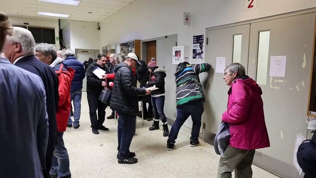 Additional Video from lower level - Etobicoke Cycling Network Consultation (Uploaded with permission))