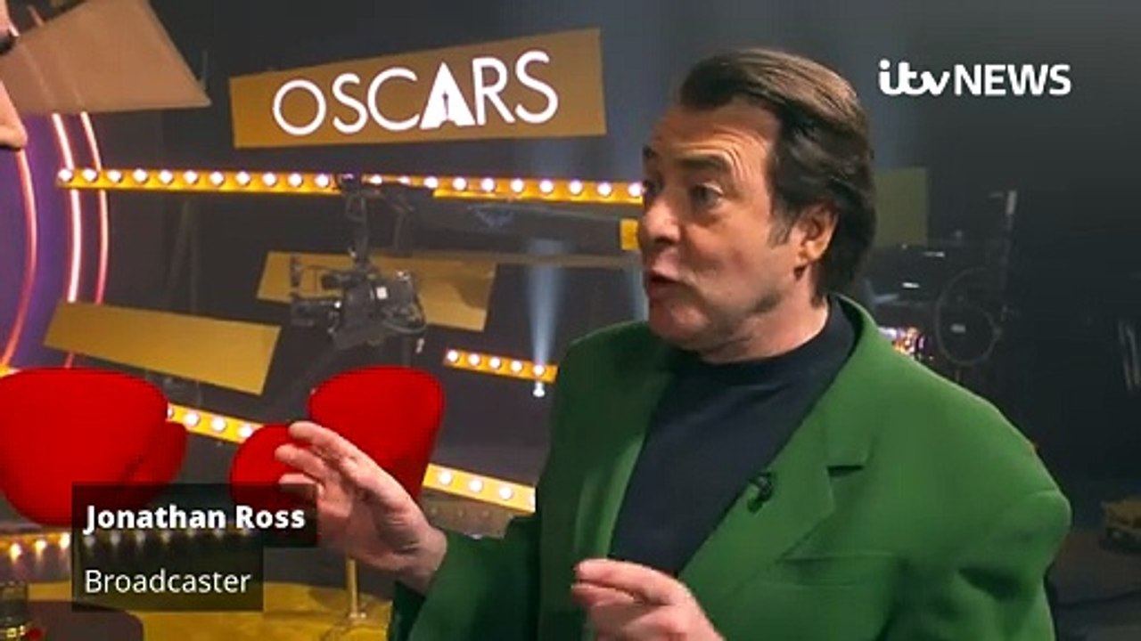 Jonathan Ross happy not to be in LA to host the Oscars - video Dailymotion